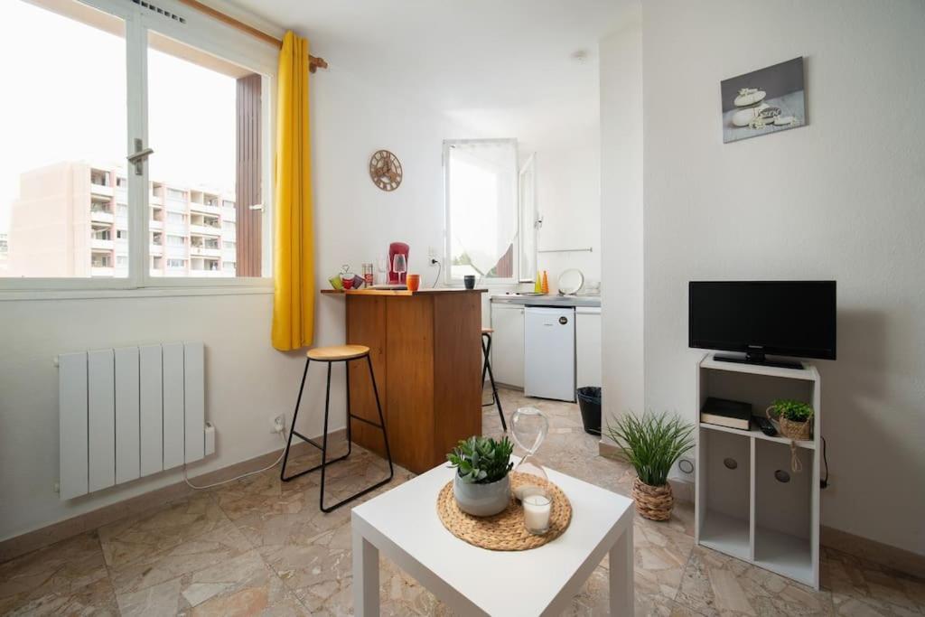Fully Equipped Apartment Ideal For 2 People مارسيليا المظهر الخارجي الصورة